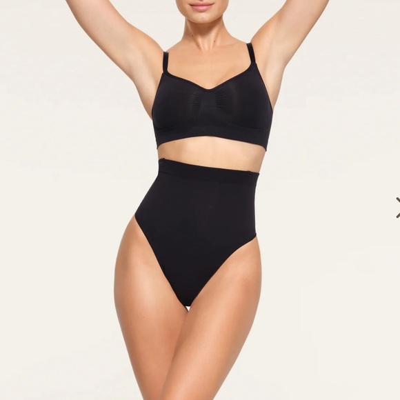 SKIMS HIGH WAISTED THONG - Picture 2 of 5